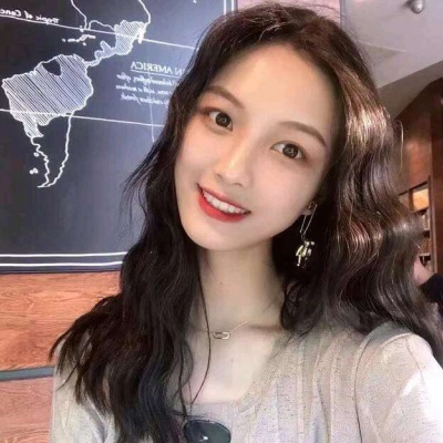 前男友朋友圈晒新女友还内涵我