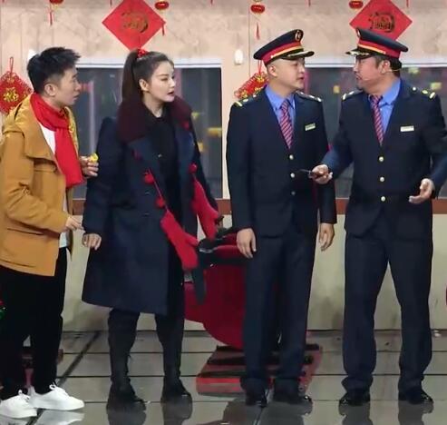 气质空姐倪妮和女保安张雨绮好配