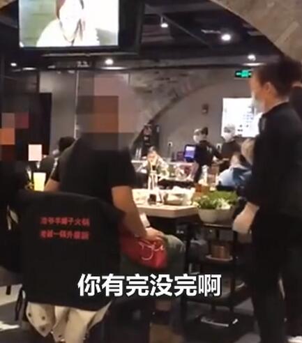 服务员提醒点餐避免浪费被骂