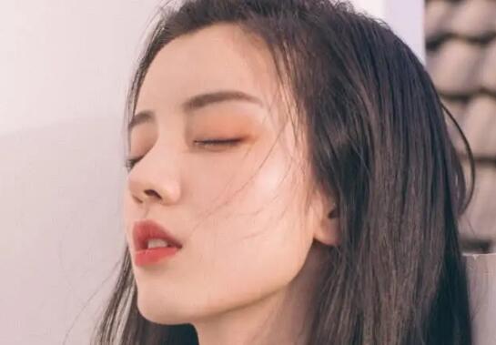 结婚以后前任经常来找我