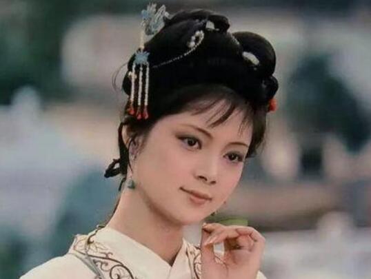 刘姥姥怎么知道薛宝钗是鬼