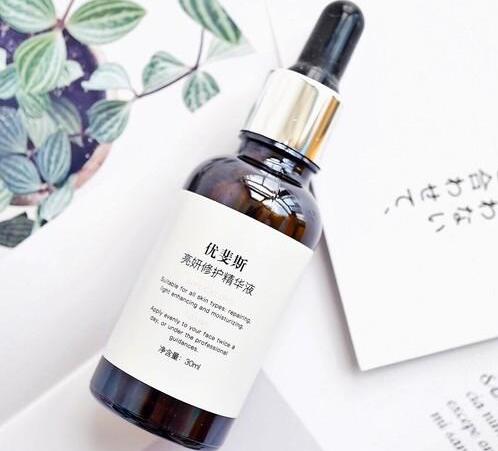 传明酸精华液白天能用吗