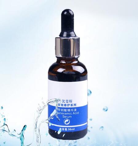 传明酸精华液白天能用吗
