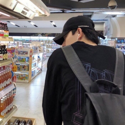 男生有女朋友后不爱发朋友圈