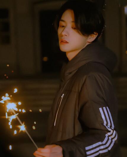 邓孝慈为什么人气高