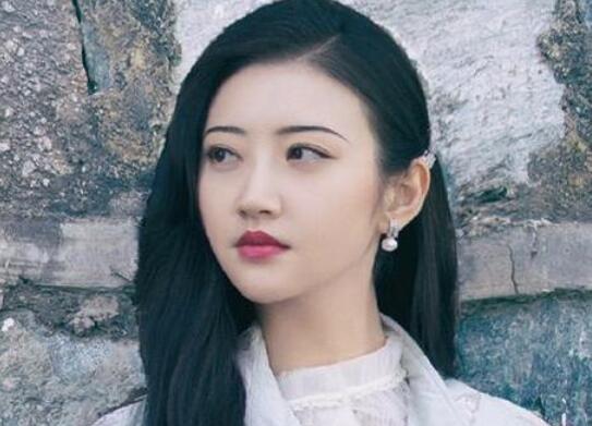 半妖司藤贾桂芝是什么人