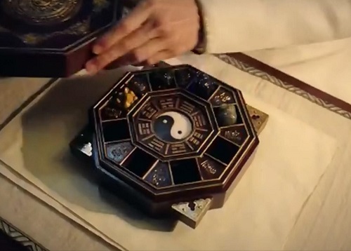 金性坚为什么要找八枚印章